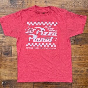 Disney Adult Pizza Planet Toy Story Logo Tee Red Graphic T-Shirt, size M unisex